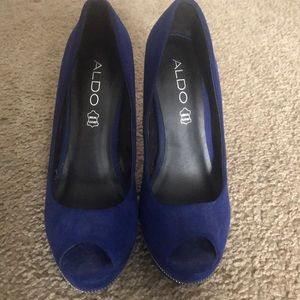 Blue Aldo heels with zipper detail